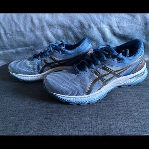 Men’s ASICS Gel Nimbus size 8.5. NWOT.